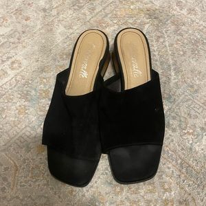 L’Intervalle Black Suede Mules